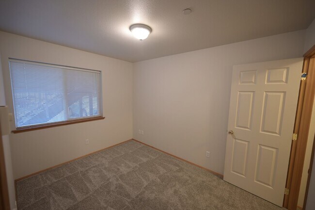 Foto del edificio - Super clean 2 bed 1 bath apartment in Port...