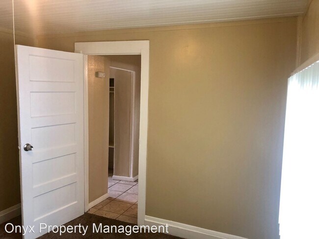 Building Photo - 3 br, 1 bath House - 1441 East 7th Street