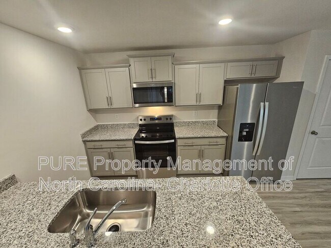 Foto del edificio - 4125 Lurelin Ln