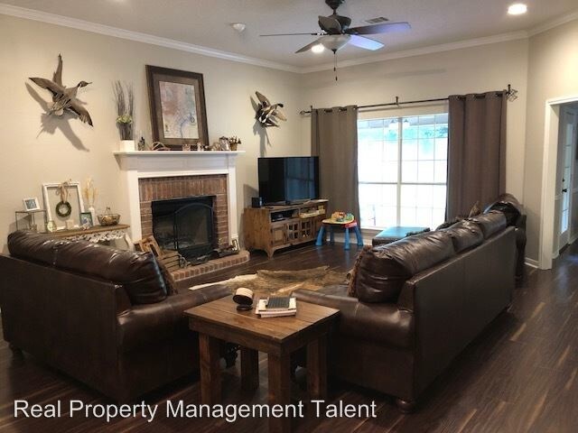 Building Photo - 4 br, 2.5 bath House - 700 Meadow Mountain