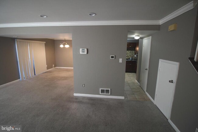 Building Photo - 10124 Scotch Hill Dr