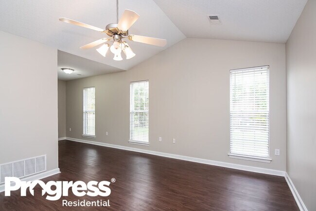 Building Photo - 748 Northwood West Cove