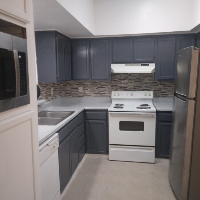 Foto del edificio - 8708 Village of Fondren Dr
