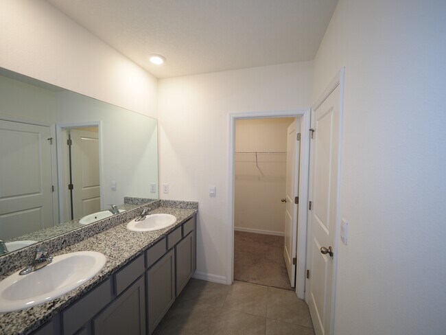 Building Photo - 1738 Woodleaf Hammock Ct