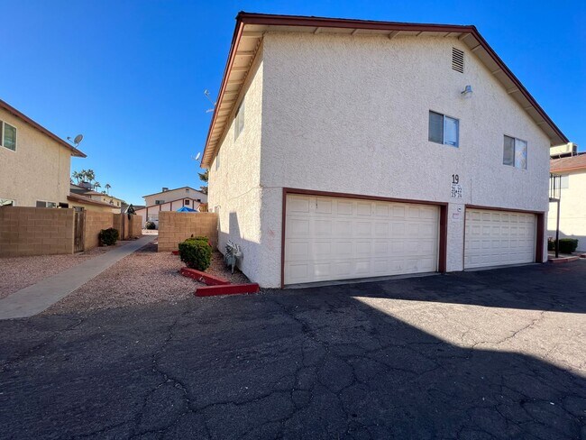 Building Photo - Apply Here https://realty480.appfolio.com/listings