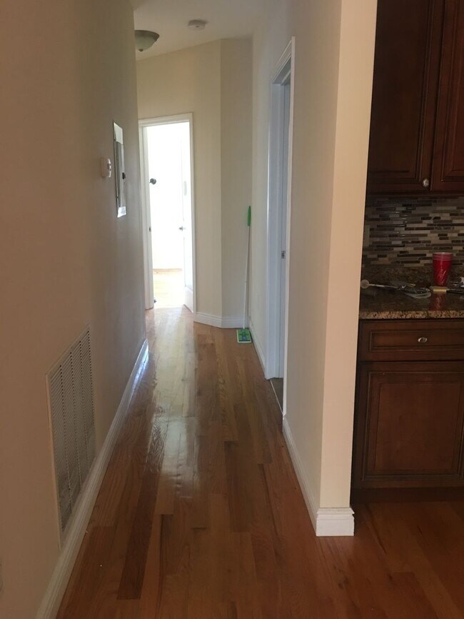 Foto del edificio - 97 Tichenor St