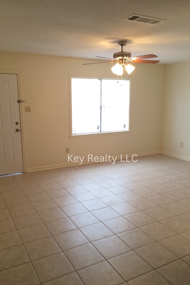 Building Photo - 6016 Quail Ridge