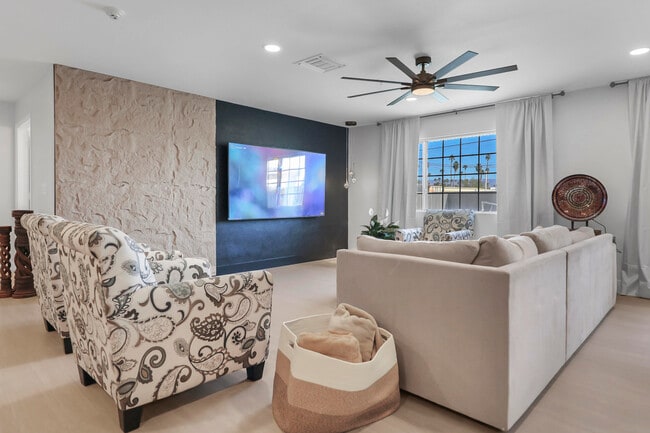 Building Photo - 2246 Paseo Roseta