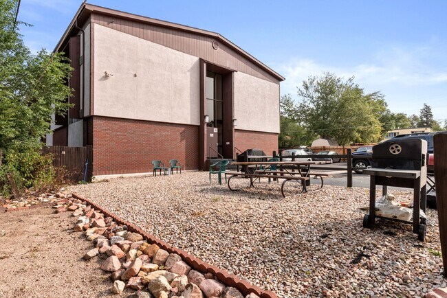 Building Photo - 3611 E San Miguel St