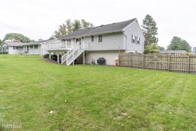 Foto del edificio - 3 br, 2.5 bath House - 5899 Club House Ln