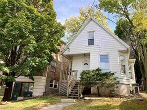 Building Photo - 1239 E Johnson St