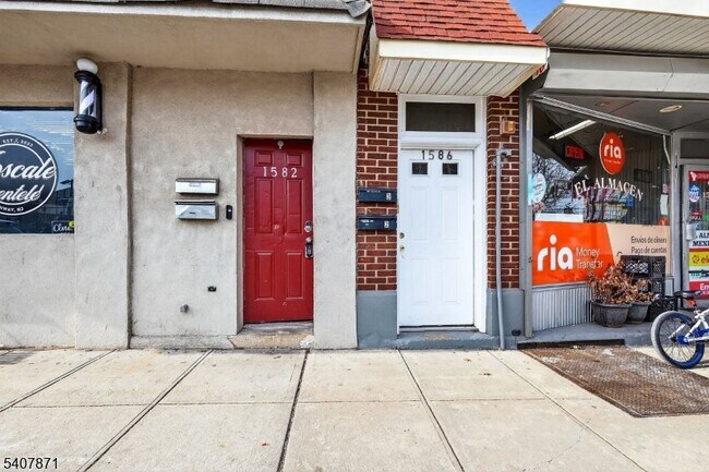 Foto del edificio - 1582 Irving St