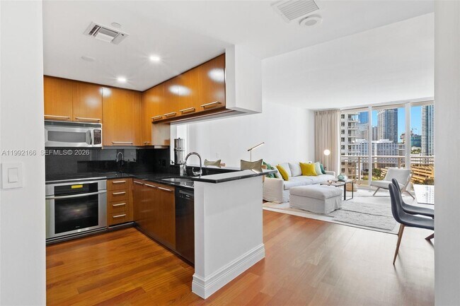 Foto del edificio - 901 Brickell Key Blvd