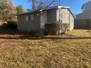 Building Photo - 3918 Fairview Dr