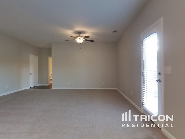 Building Photo - 142 Waters Edge Pkwy Temple GA
