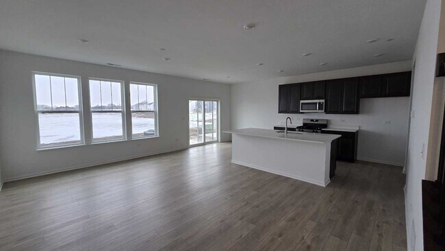 Building Photo - 460 Hathaway Ln