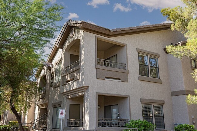 Foto del edificio - 8250 N Grand Canyon Dr