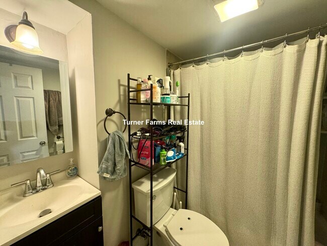 Building Photo - 719 Parker St