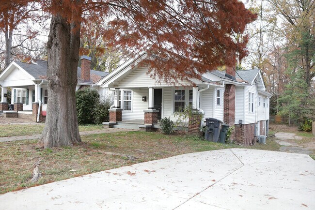 Foto del edificio - 2008 Walker Ave