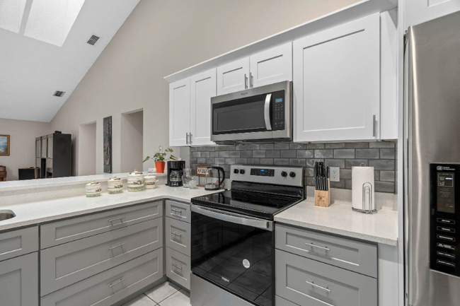 Foto del edificio - 11848 Newchapel Ct