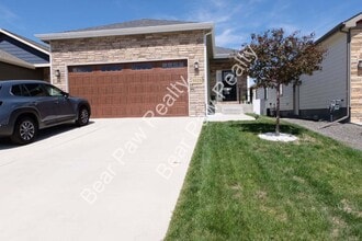Building Photo - 3523 Red Feather Trl