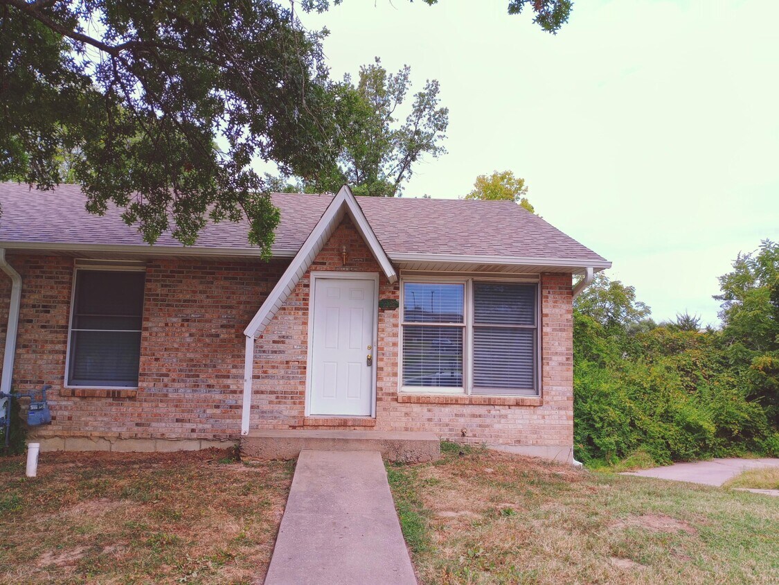 Foto principal - 1121 S Roseta Ave