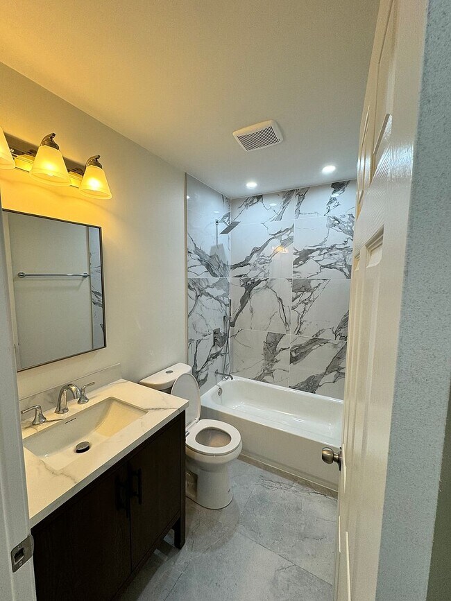 Foto del edificio - 1940 Navarone Dr