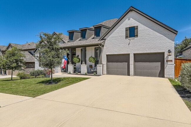 Building Photo - Available Now: Gorgeous 4 Bed/3.5 Bath wit...