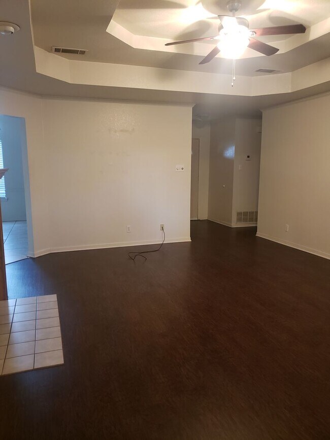 Foto del edificio - 3 BR/2 Bath off Stan Schlueter Loop!