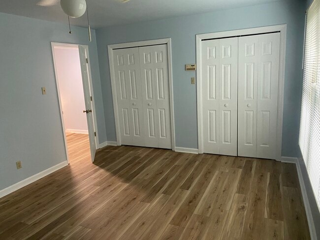 Building Photo - 136 Durwood Rd