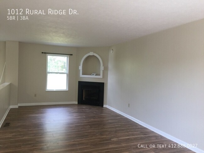 Foto del edificio - Huge 5 bedroom 2.5 bath home!