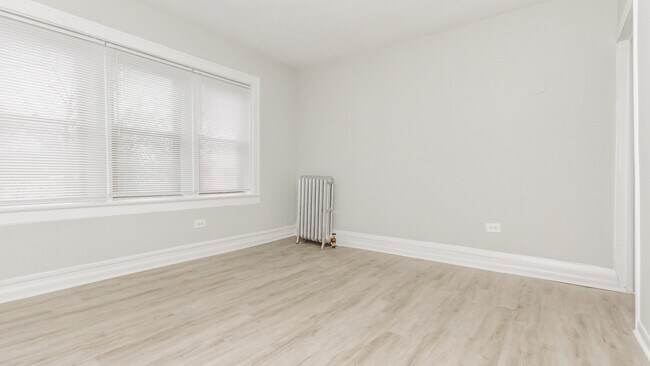 Foto del edificio - 2724 W Rosemont Ave