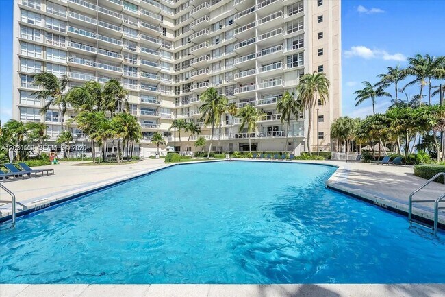 Foto del edificio - 2451 Brickell Ave