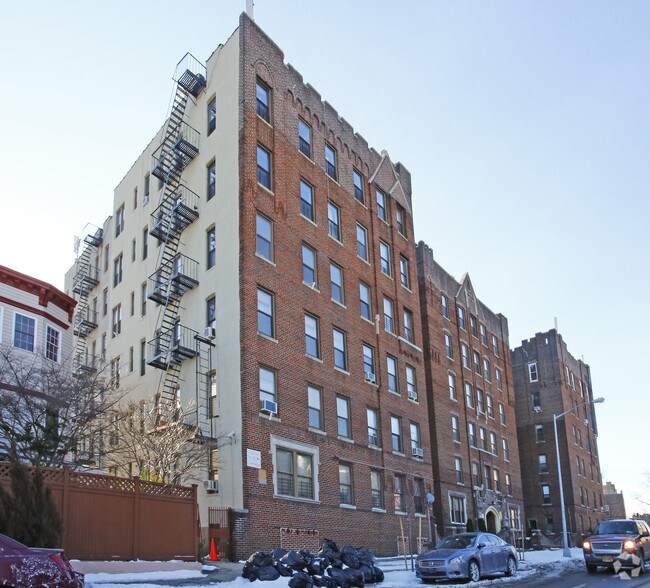 Building Photo - 6623 Ridge Blvd