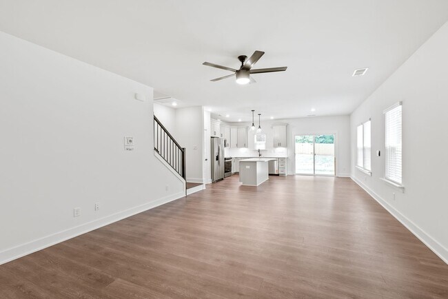Foto del edificio - New Construction Townhome in Westerly Hills