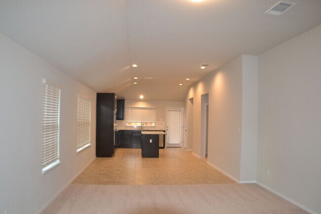 Foto del edificio - House For Lease in Maxwell!