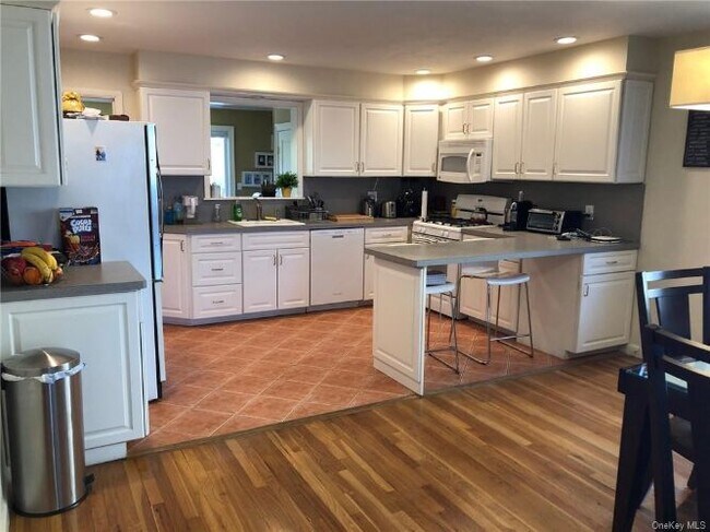 Foto del edificio - 620 Stuart Ave