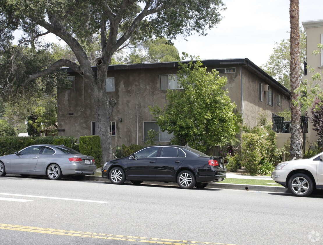 Building Photo - 4322 Tujunga Ave