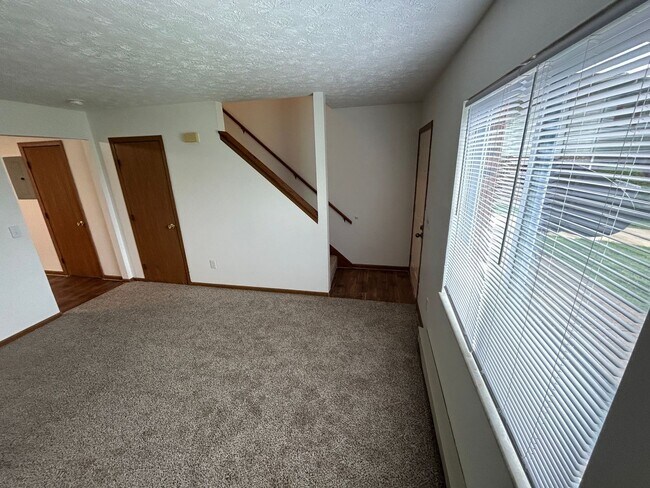 Foto del edificio - Spacious 2-Bedroom Living in a Quiet Community!