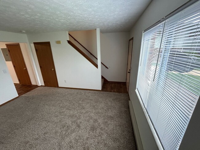 Building Photo - Spacious 2-Bedroom Living in a Quiet Community!