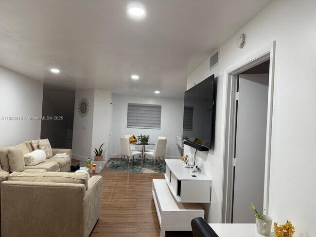 Foto del edificio - 2024 SE 27th Dr
