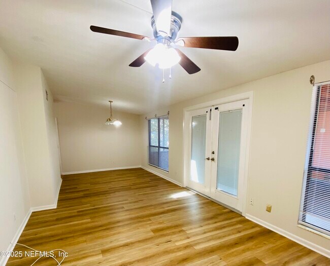 Foto del edificio - 11303 Americana Ln