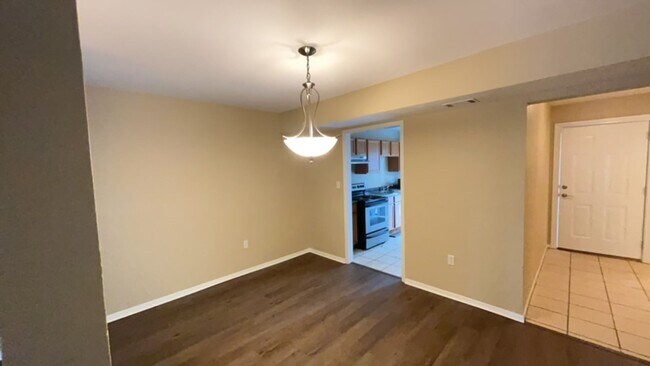 Foto del edificio - 2 Story Townhouse in Hawthorne Reserve