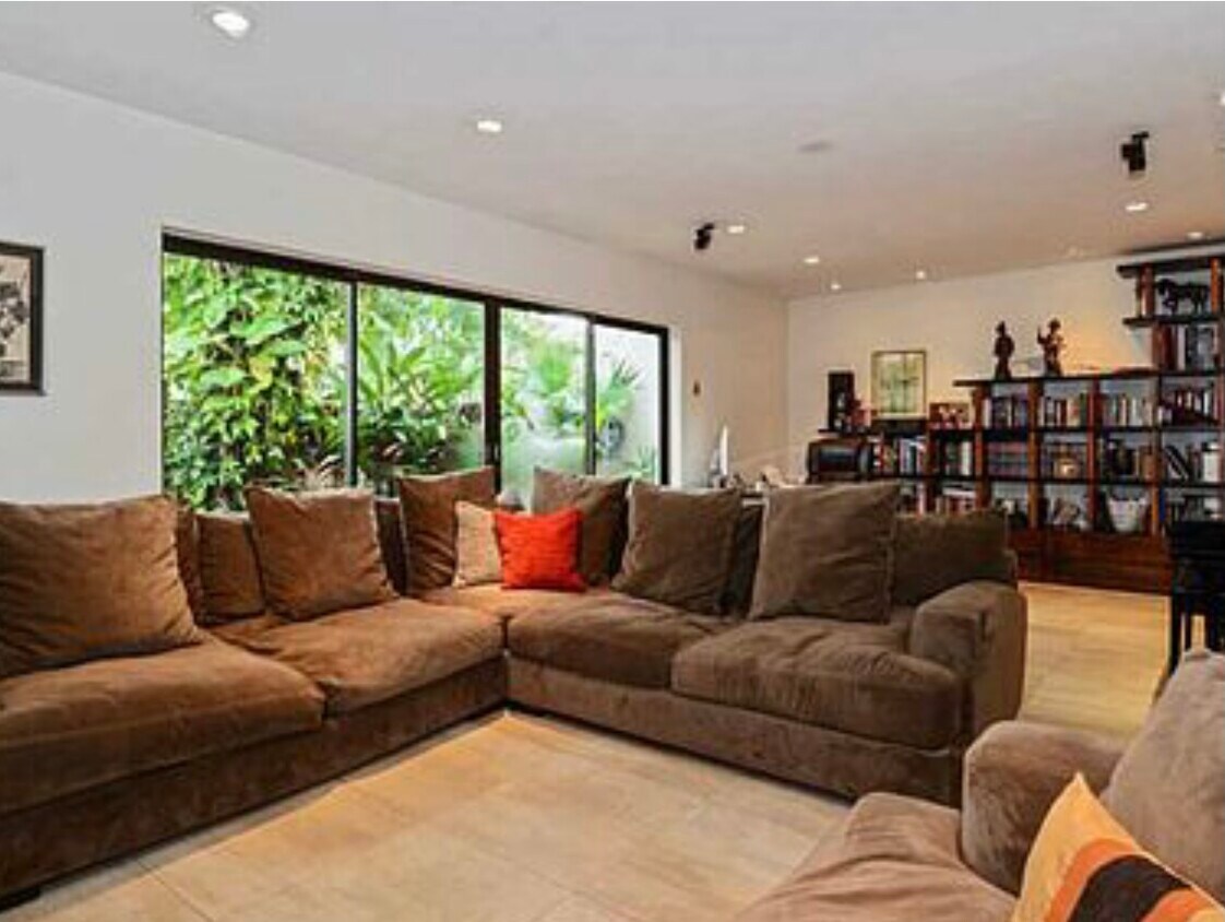 Foto del edificio - 2991 Lakewood Ln