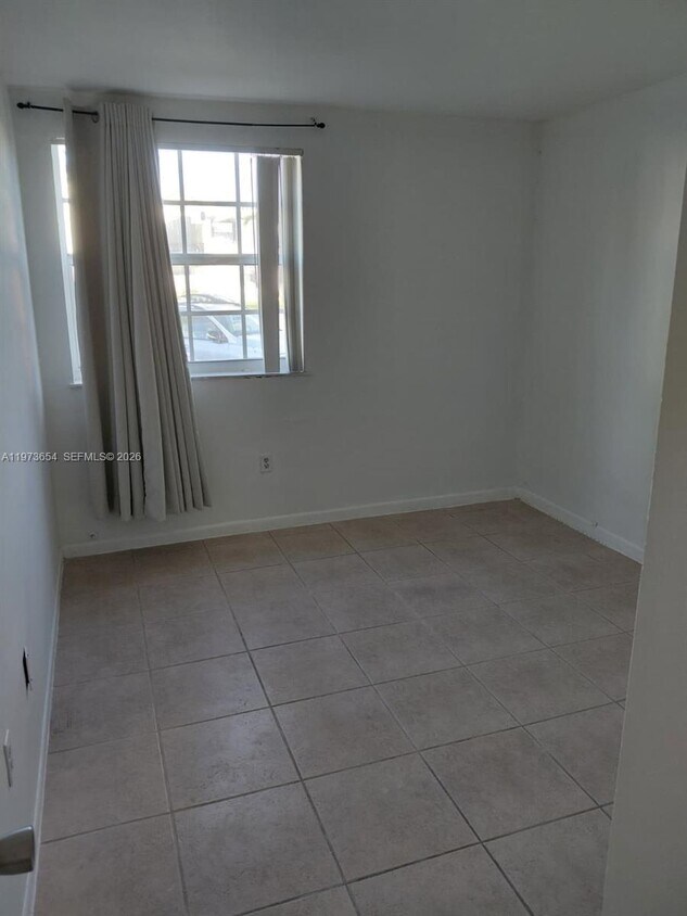Foto del edificio - 9735 Fontainebleau Blvd