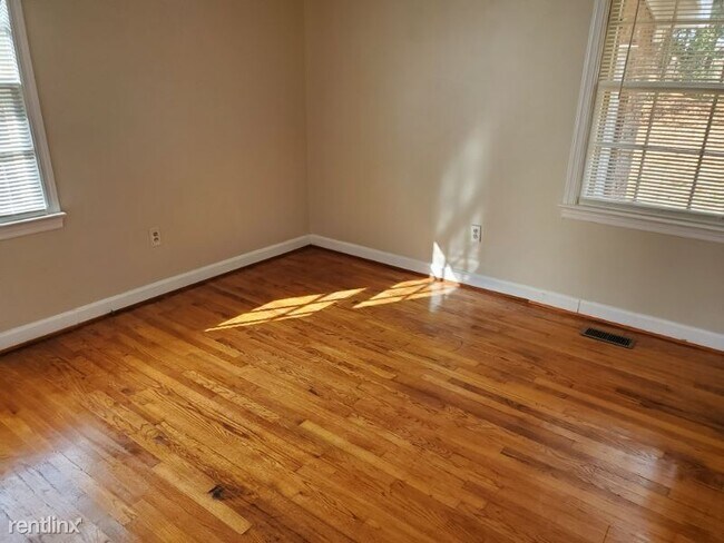 Building Photo - 3 br, 2 bath House - 220 Fairway Drive