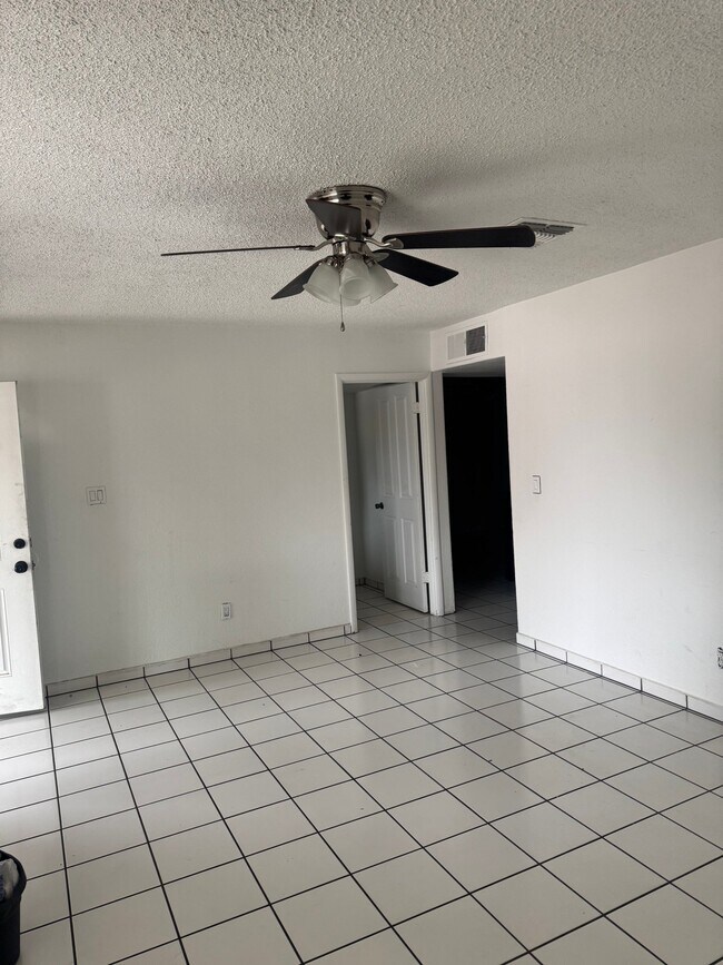 Photo - 7602 W Whitton Ave House