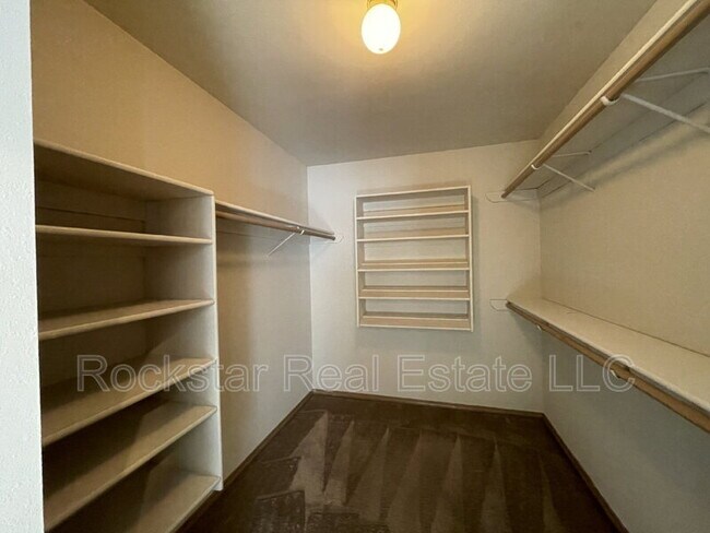 Foto del edificio - 5605 N Northwood Dr