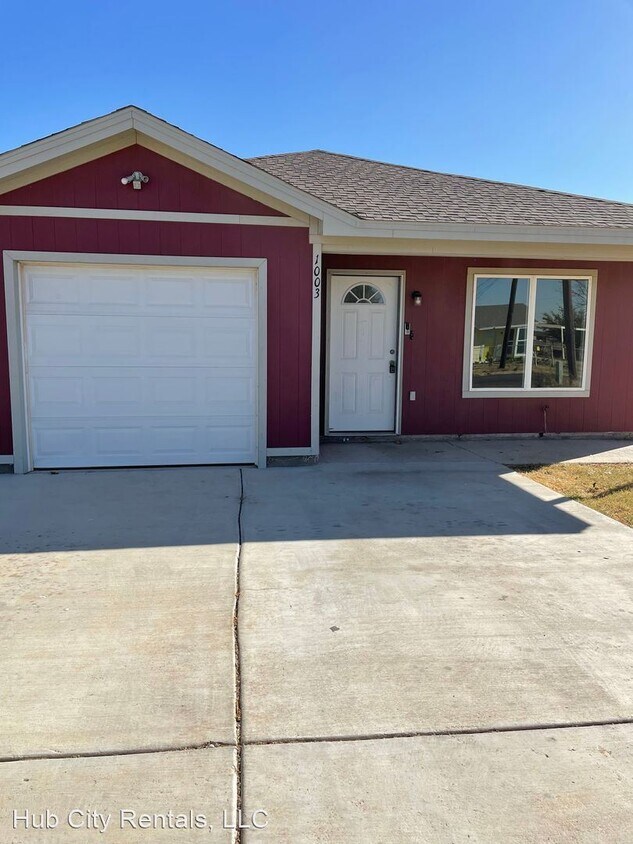 Primary Photo - 3 br, 2 bath House - 1003 E Zenith