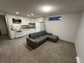 Building Photo - 88 Bridlewood Crescent SW